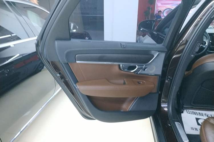 Used Volvo V90 2017 Cross Country T5 AWD Prestige Edition Left Rear Door Interior