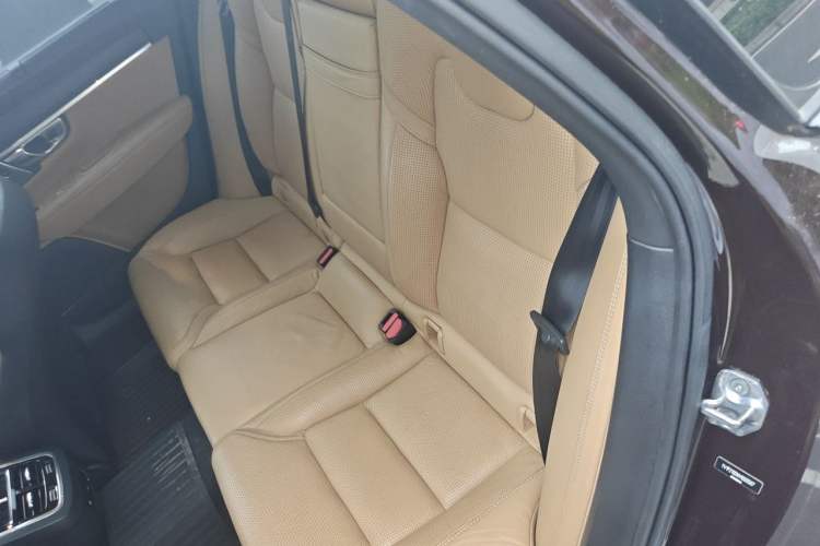 Used Volvo V90 2017 Cross Country T5 AWD Prestige Edition Left Rear Seat