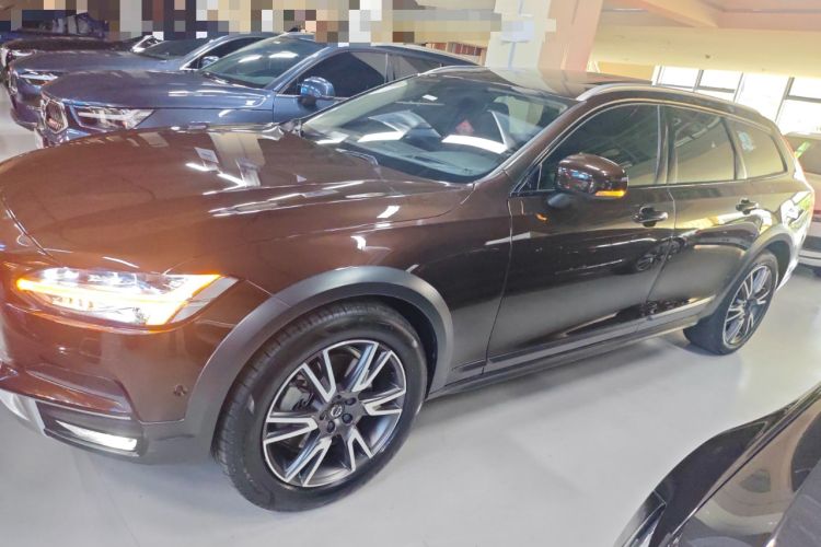 Used Volvo V90 2017 Cross Country T5 AWD Prestige Edition Left Side