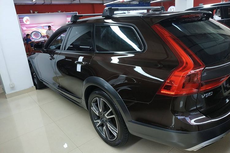Used Volvo V90 2017 Cross Country T5 AWD Prestige Edition Left Side