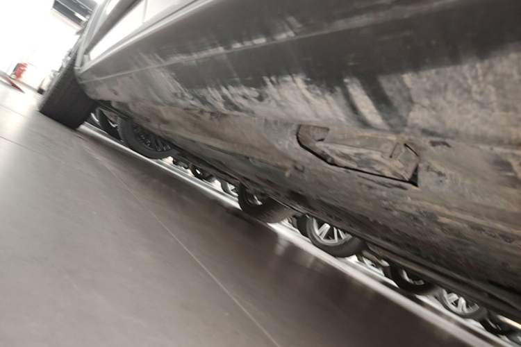 Used Volvo V90 2017 Cross Country T5 AWD Prestige Edition Left Side Sill