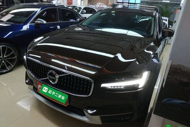 Used Volvo V90 2017 Cross Country T5 AWD Prestige Edition