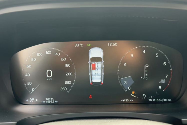 Used Volvo V90 2017 Cross Country T5 AWD Prestige Edition Odometer Close Up