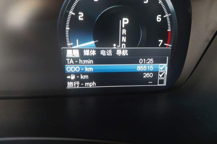 Used Volvo V90 2017 Cross Country T5 AWD Prestige Edition Odometer Close Up