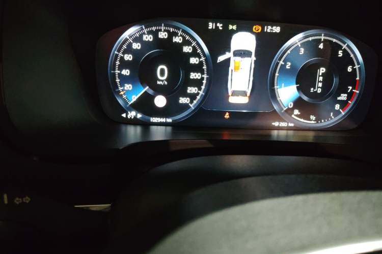 Used Volvo V90 2017 Cross Country T5 AWD Prestige Edition Odometer Close Up