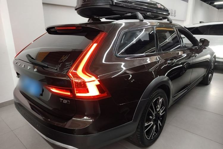 Used Volvo V90 2017 Cross Country T5 AWD Prestige Edition Rear Right 45 Deg