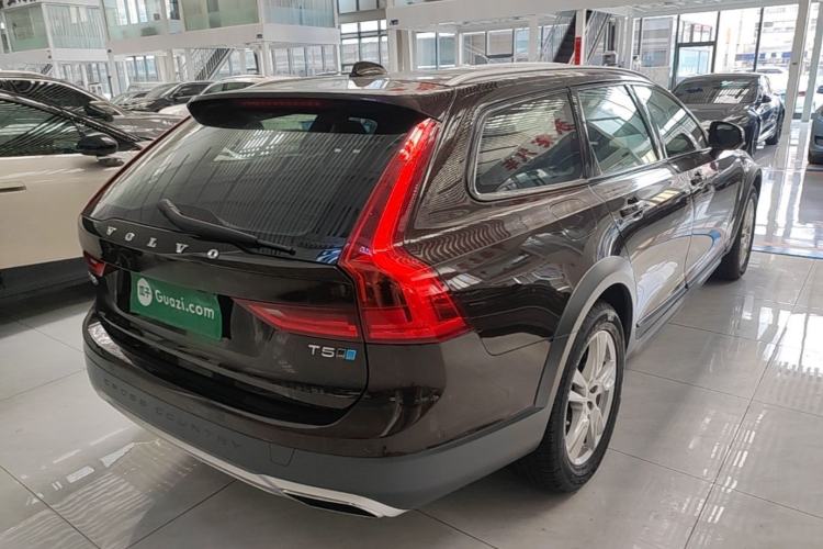 Used Volvo V90 2017 Cross Country T5 AWD Smart Range Edition Rear Right 45 Deg