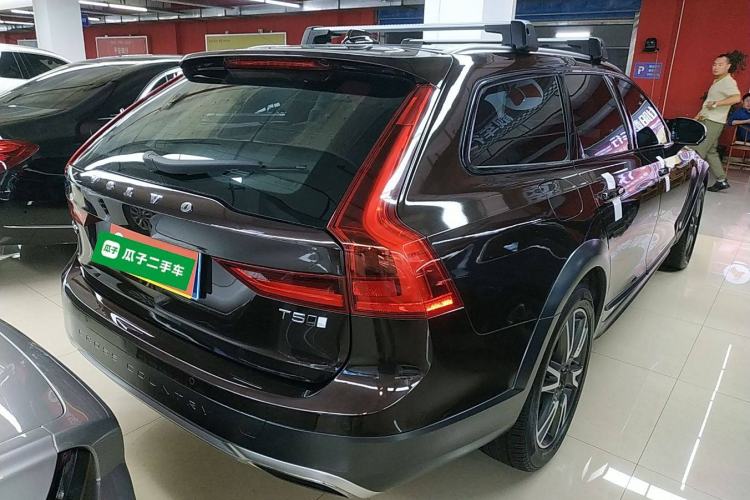 Used Volvo V90 2017 Cross Country T5 AWD Prestige Edition Rear Right 45 Deg