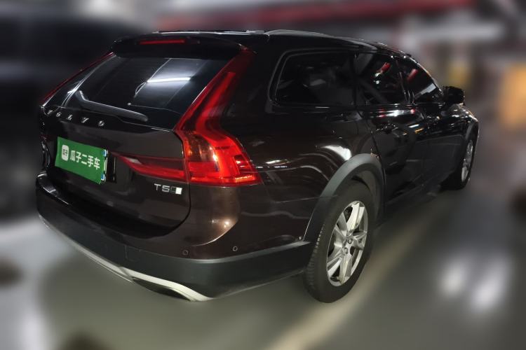 Used Volvo V90 2017 Cross Country T5 AWD Smart Range Edition Rear Right 45 Deg