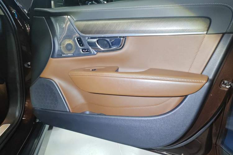 Used Volvo V90 2017 Cross Country T5 AWD Prestige Edition Right Front Door Interior