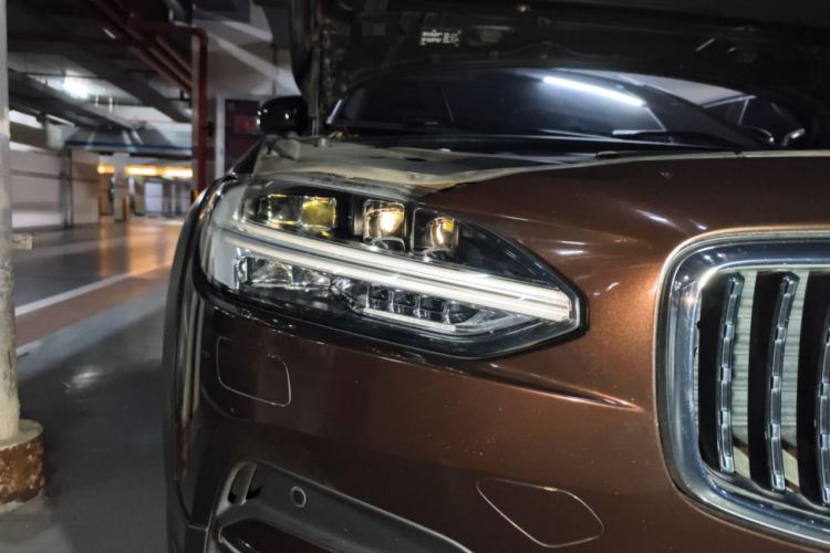 Used Volvo V90 2017 Cross Country T5 AWD Smart Range Edition Right Front Headlight