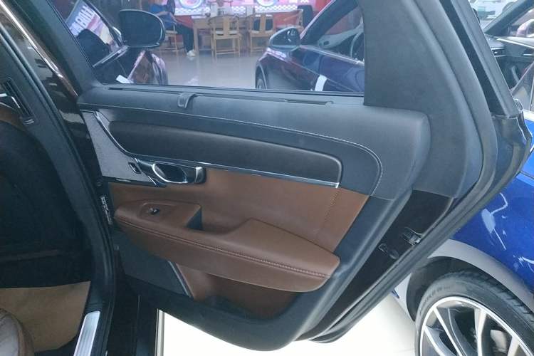 Used Volvo V90 2017 Cross Country T5 AWD Prestige Edition Right Rear Door Interior