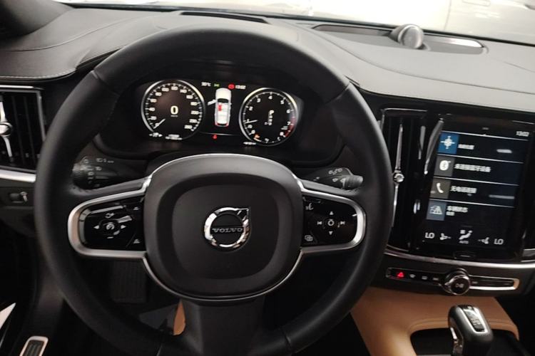 Used Volvo V90 2017 Cross Country T5 AWD Prestige Edition Steering Wheel