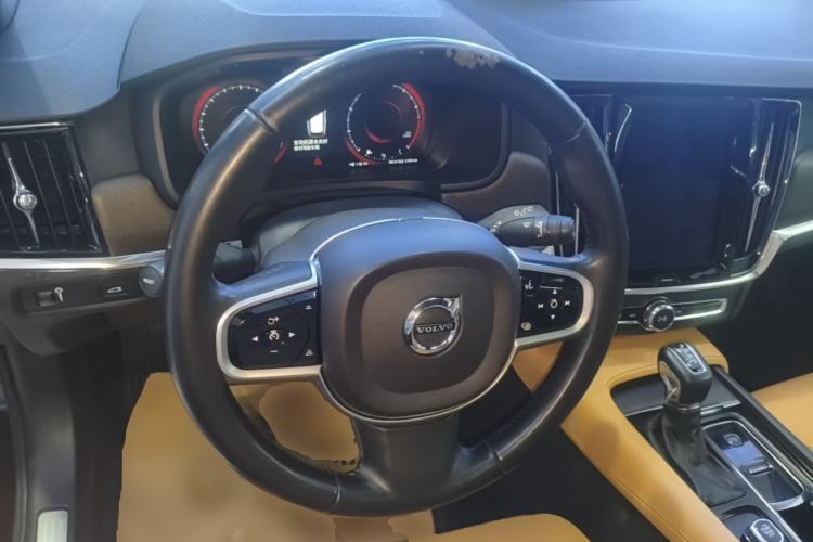 Used Volvo V90 2017 Cross Country T5 AWD Smart Range Edition Steering Wheel