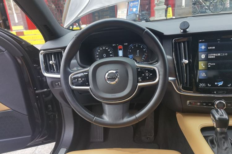 Used Volvo V90 2017 Cross Country T5 AWD Smart Range Edition Steering Wheel