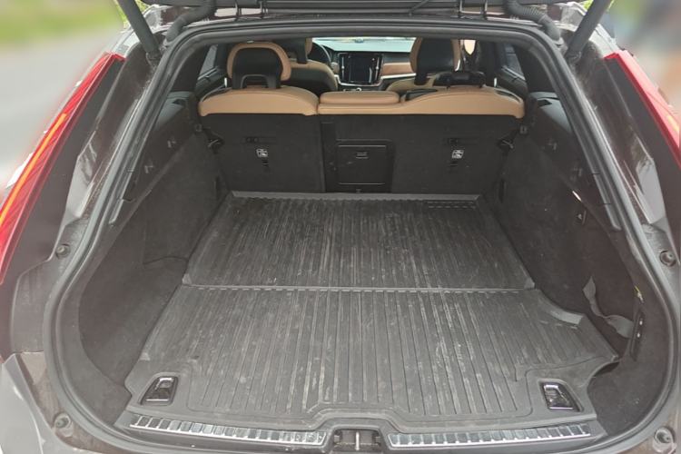 Used Volvo V90 2017 Cross Country T5 AWD Prestige Edition Trunk