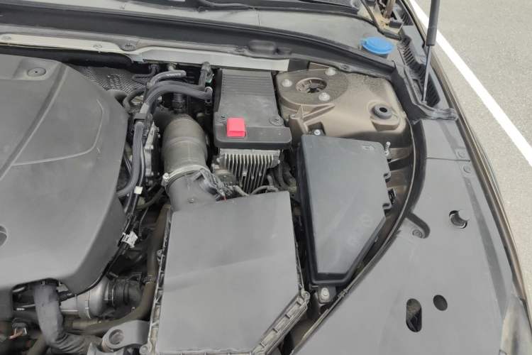 Used Volvo V90 2017 Cross Country T5 AWD Smart Range Edition Engine Bay Left