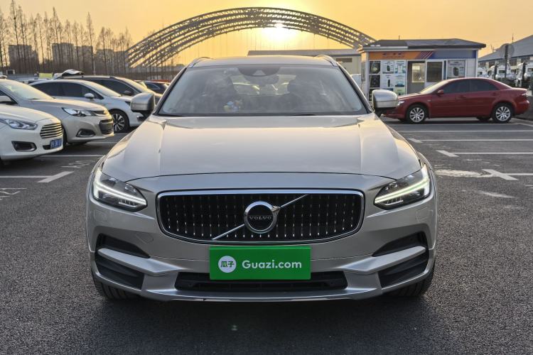 Used Volvo V90 2017 Cross Country T5 AWD Smart Range Edition Exterior 1
