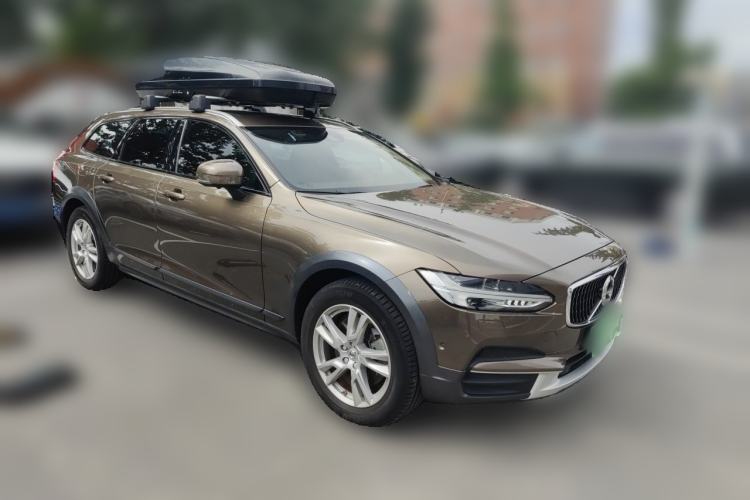 Used Volvo V90 2017 Cross Country T5 AWD Smart Range Edition Front Right 45 Deg
