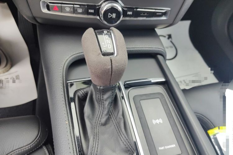 Used Volvo V90 2017 Cross Country T5 AWD Smart Range Edition Gear Lever