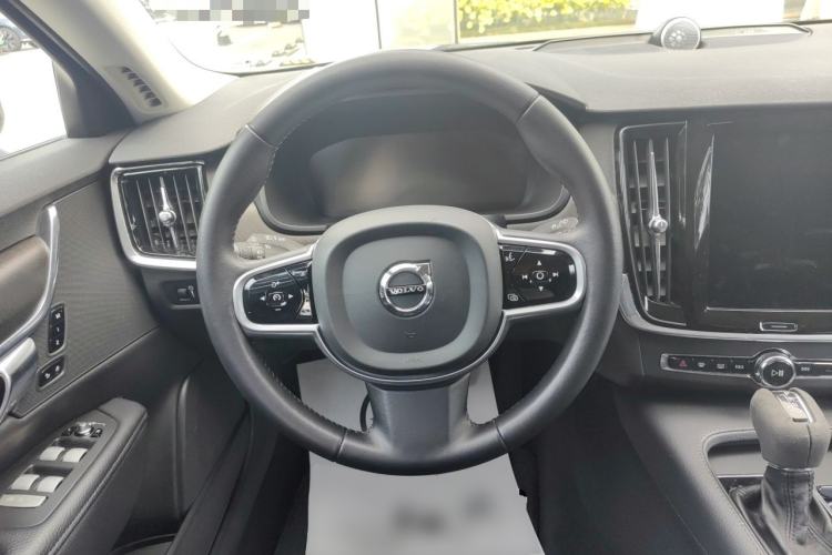 Used Volvo V90 2017 Cross Country T5 AWD Smart Range Edition Steering Wheel