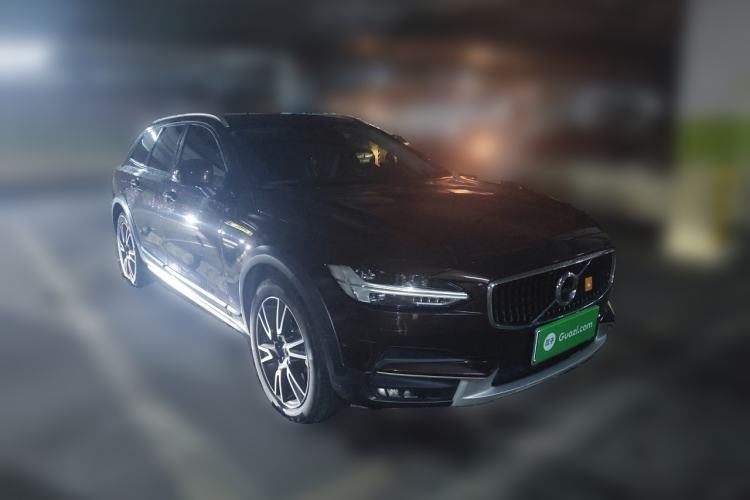 Used Volvo V90 2017 Cross Country T5 AWD Prestige Edition Front Right 45 Deg
