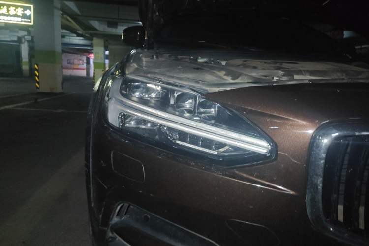Used Volvo V90 2017 Cross Country T5 AWD Prestige Edition Right Front Headlight