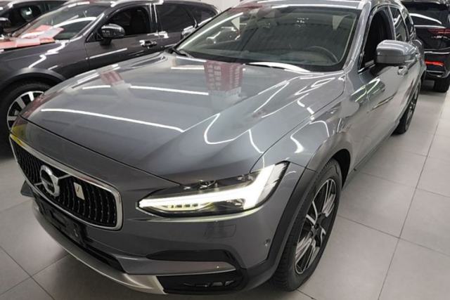 Volvo V90 2017 Cross Country T5 AWD Prestige Edition de segunda mano