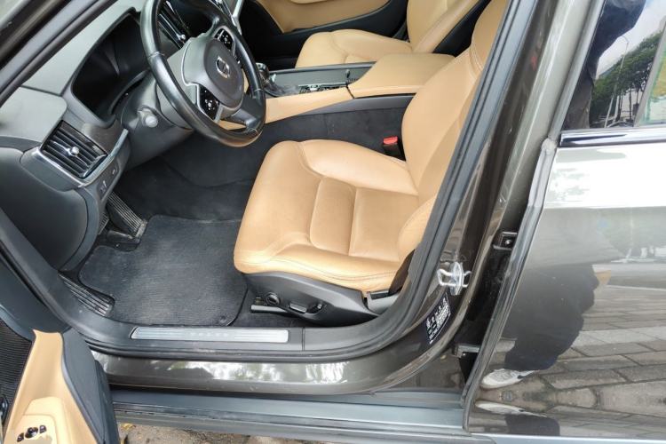 Used Volvo V90 2017 Cross Country T5 AWD Smart Range Edition Driver Seat