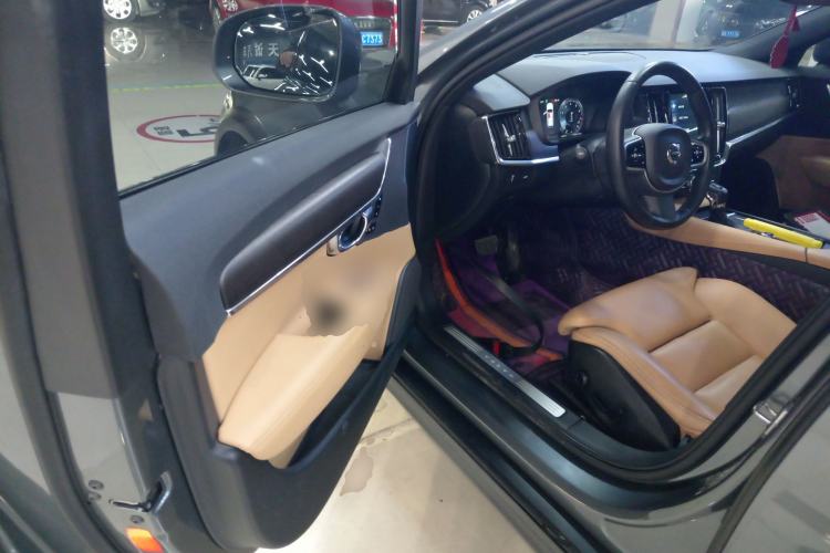 Used Volvo V90 2017 Cross Country T5 AWD Smart Range Edition Driver Seat
