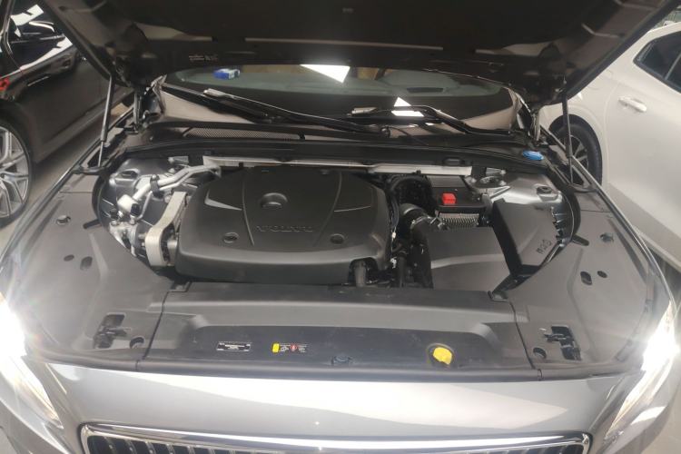 Used Volvo V90 2017 Cross Country T5 AWD Prestige Edition Engine Bay