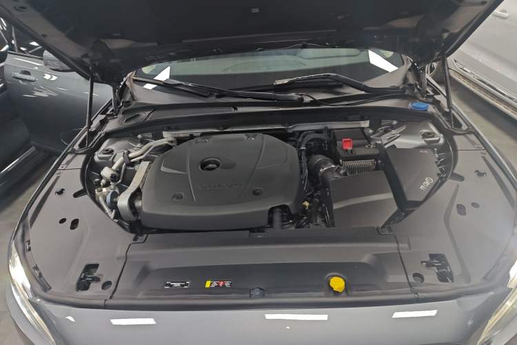 Used Volvo V90 2017 Cross Country T5 AWD Smart Range Edition Engine Bay