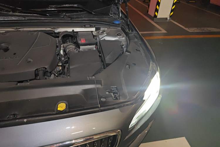 Used Volvo V90 2017 Cross Country T5 AWD Prestige Edition Engine Bay Left