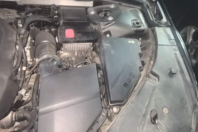 Used Volvo V90 2017 Cross Country T5 AWD Smart Range Edition Engine Bay Left