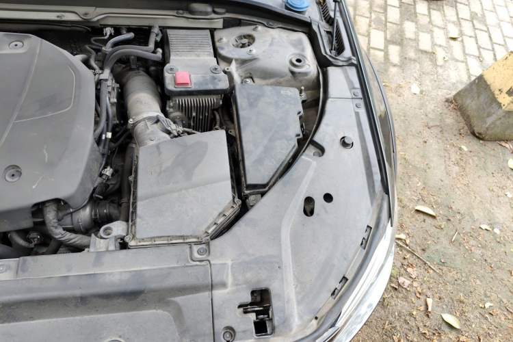 Used Volvo V90 2017 Cross Country T5 AWD Smart Range Edition Engine Bay Left
