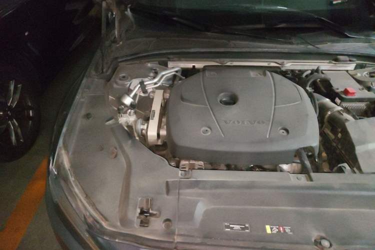 Used Volvo V90 2017 Cross Country T5 AWD Smart Range Edition Engine Bay Right