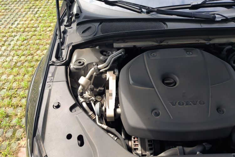 Used Volvo V90 2017 Cross Country T5 AWD Smart Range Edition Engine Bay Right