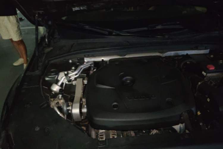 Used Volvo V90 2017 Cross Country T5 AWD Prestige Edition Engine Bay Right