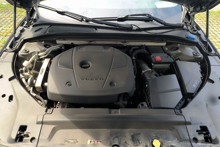 Used Volvo V90 2017 Cross Country T5 AWD Smart Range Edition Engine Bay
