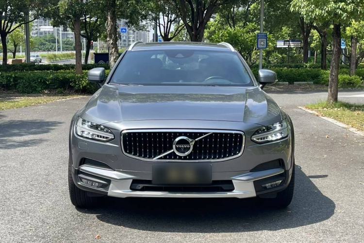 Used Volvo V90 2017 Cross Country T5 AWD Prestige Edition Exterior 1