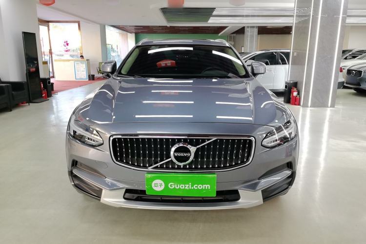 Used Volvo V90 2017 Cross Country T5 AWD Smart Range Edition Exterior 1