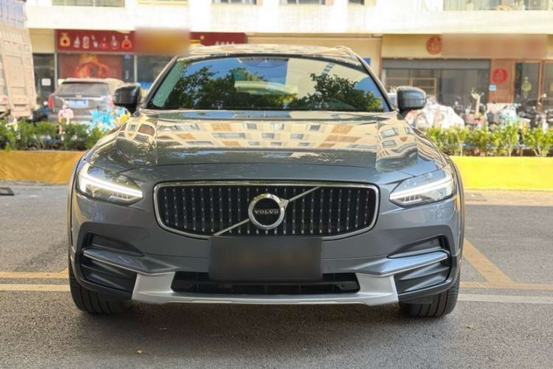 Used Volvo V90 2017 Cross Country T5 AWD Smart Range Edition Exterior 2