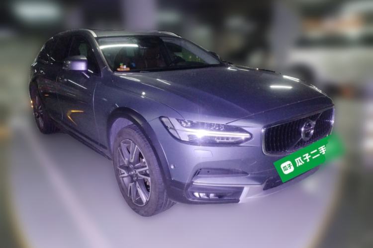 Used Volvo V90 2017 Cross Country T5 AWD Prestige Edition Exterior 2