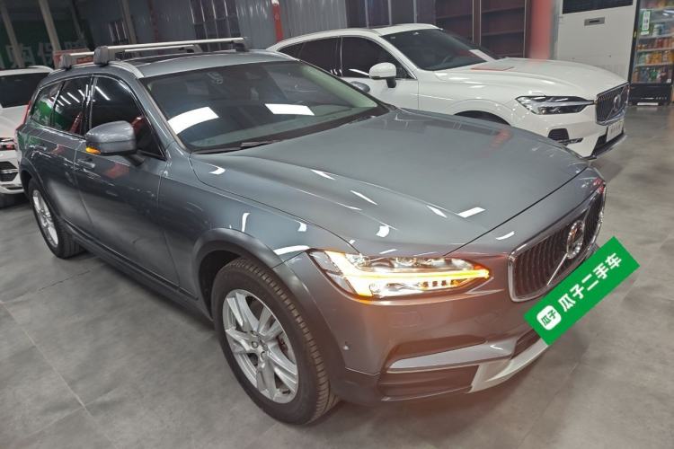 Used Volvo V90 2017 Cross Country T5 AWD Smart Range Edition Exterior 2
