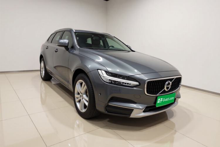Used Volvo V90 2017 Cross Country T5 AWD Smart Range Edition Exterior 2