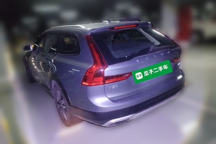 Used Volvo V90 2017 Cross Country T5 AWD Prestige Edition Exterior 3