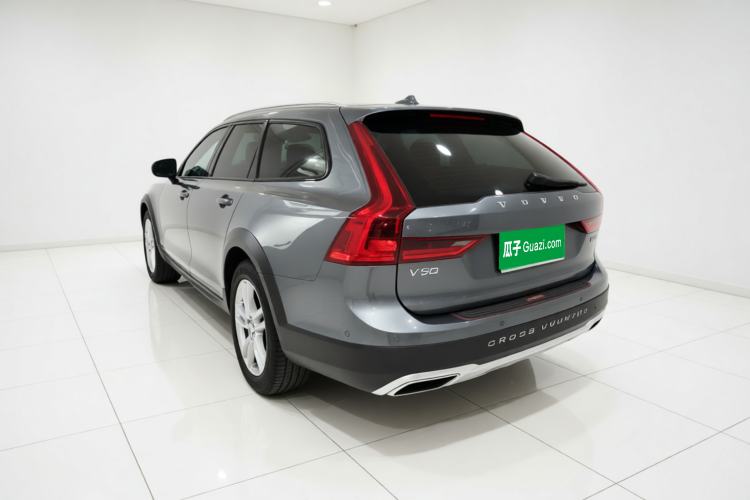 Used Volvo V90 2017 Cross Country T5 AWD Smart Range Edition Exterior 3