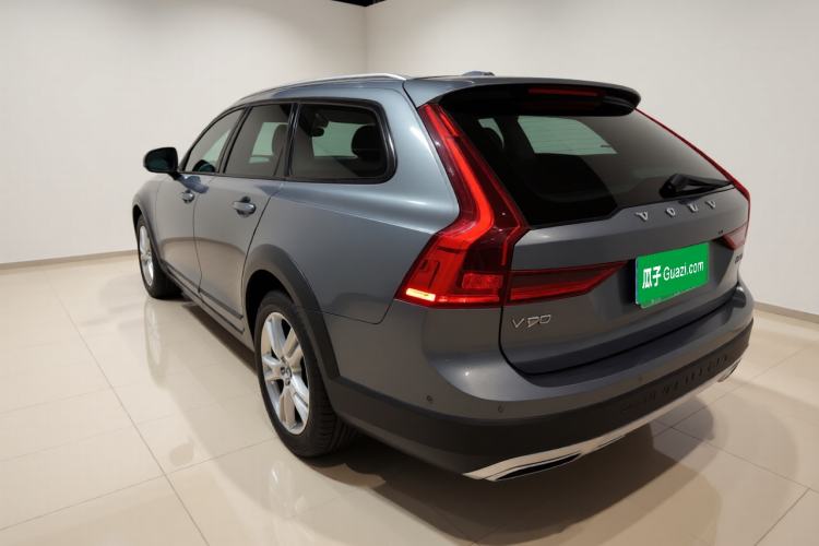 Used Volvo V90 2017 Cross Country T5 AWD Smart Range Edition Exterior 3