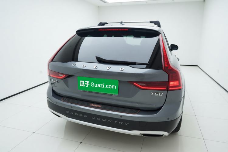 Used Volvo V90 2017 Cross Country T5 AWD Smart Range Edition Exterior 4