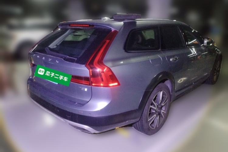 Used Volvo V90 2017 Cross Country T5 AWD Prestige Edition Exterior 5